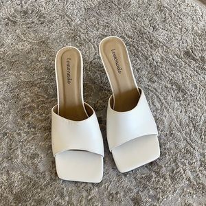 White heels size 9
